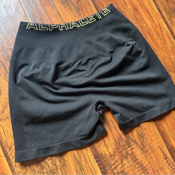 Alphalete Amplify SE Gravity Short - Picture 3 of 4